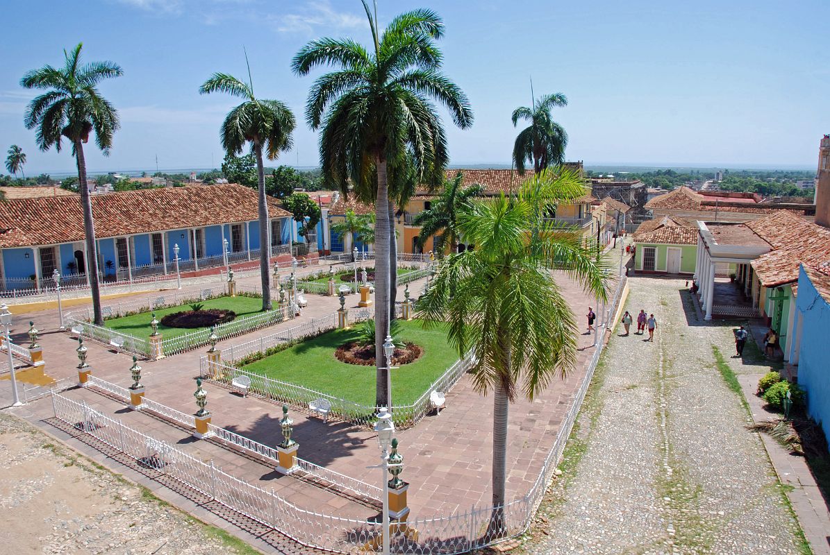21 Cuba - Trinidad - Plaza Mayor - Museo de Arquitectura Trinitaria, Casa de Aldeman Ortiz, Museo de Arqueologia Guamuhaya
